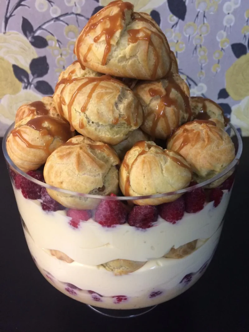 Copa Tres Leches Frambuesa + Profiteroles